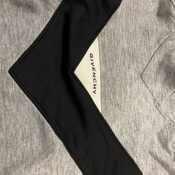 COPY - AUTHENTIC Givenchy cropped hooded sweatshirt - Picture 5 of 5